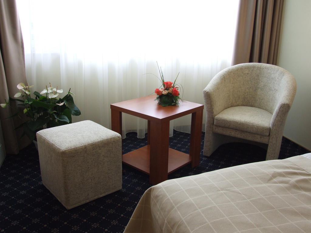 Marshal Hotel Bükreş Oda fotoğraf
