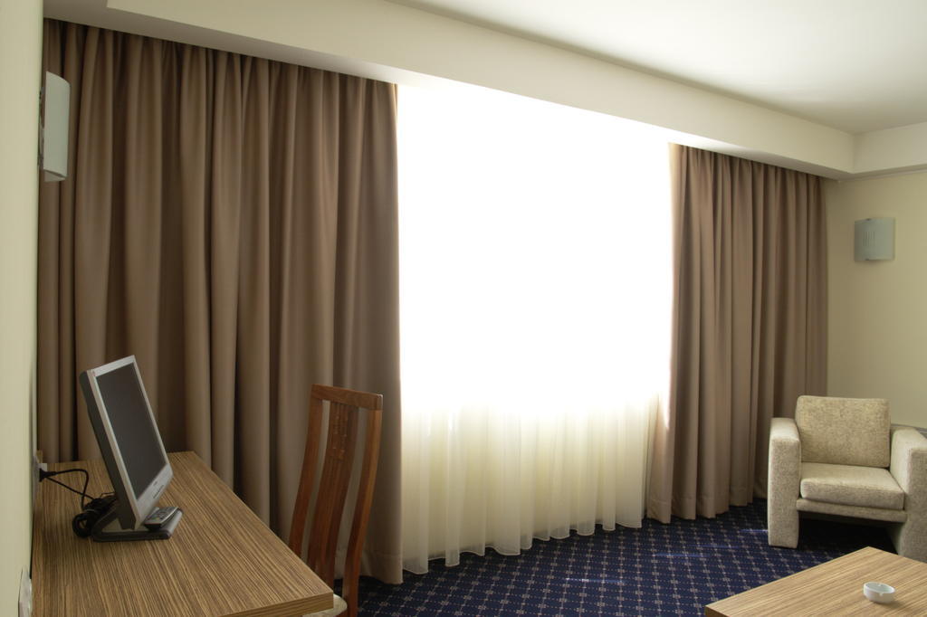 Marshal Hotel Bükreş Oda fotoğraf