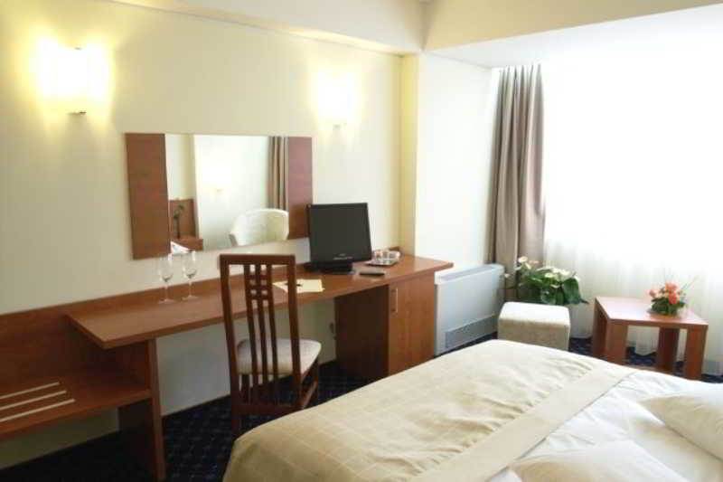 Marshal Hotel Bükreş Oda fotoğraf