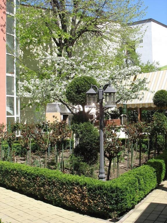 Marshal Hotel Bükreş Dış mekan fotoğraf